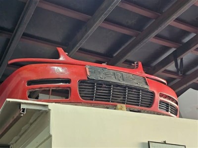 Volkswagen Polo ön tampon kırmızı Volkswagen Polo ön tampon kırmızı