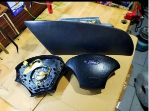 Ford Focus 1 sürücü airbaği