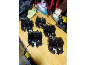 Ford Focus 1 kapı kilidi