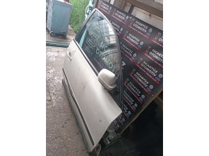 Volkswagen Passat 1998 b5 sağ ön kapı beyaz