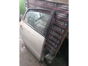 Volkswagen Passat 1998 b5 sağ arka kapı beyaz