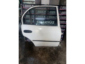 Toyota corolla a101 kasa sağ arka kapı beyaz Toyota corolla a101 kasa sağ arka kapı beyaz