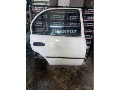 Toyota corolla a101 kasa sağ arka kapı beyaz Toyota corolla a101 kasa sağ arka kapı beyaz